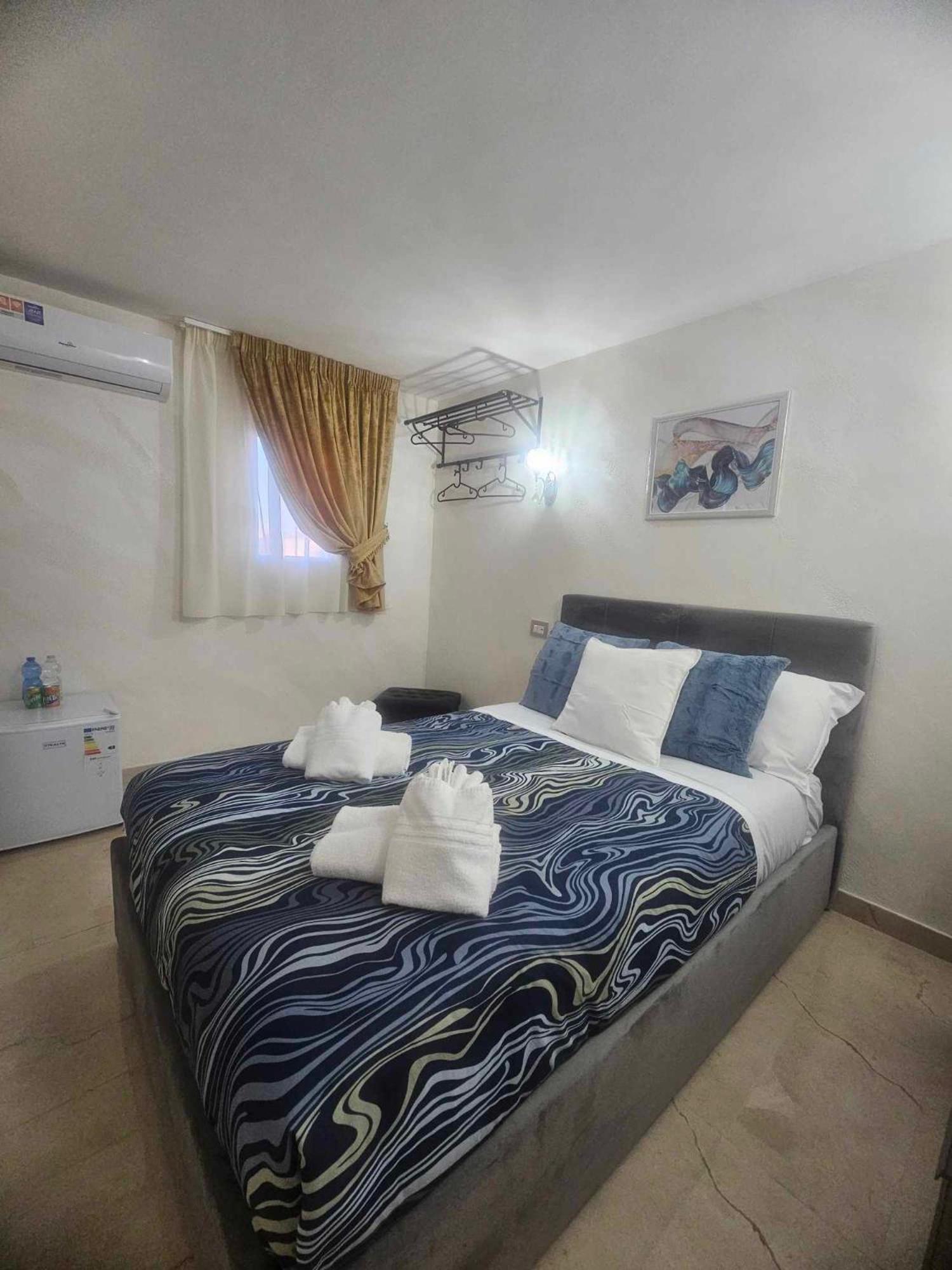 Отель Golden House Sicily Катания Экстерьер фото